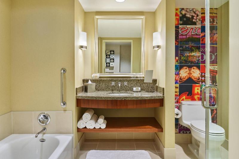King Room image 2
