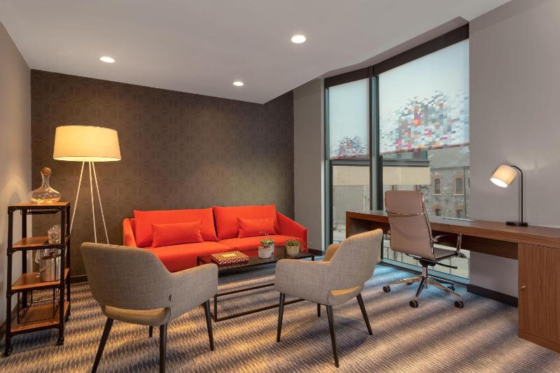 Urban Aloft Suite image 4