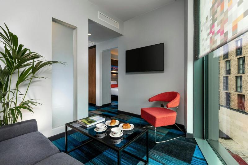 Aloft Suite Room image 4