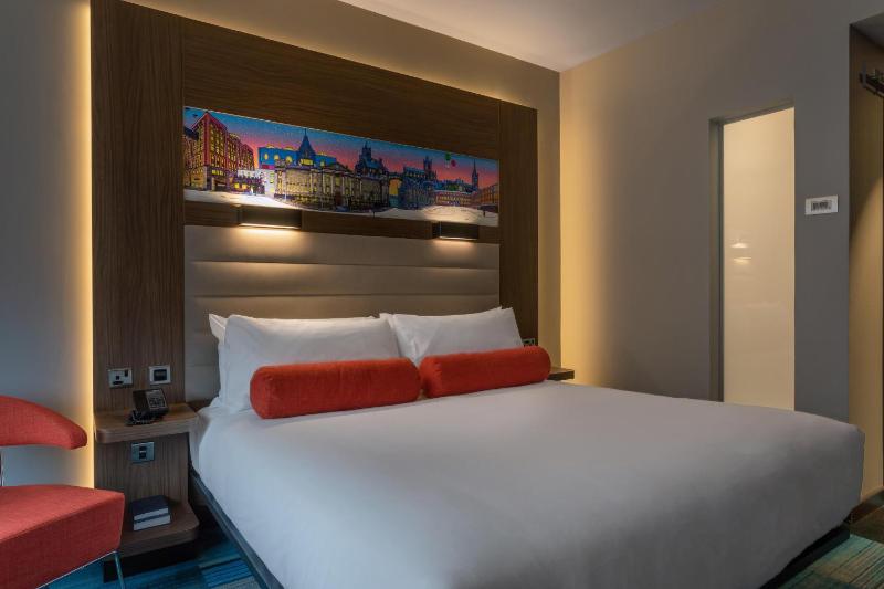 Aloft King Room image 1