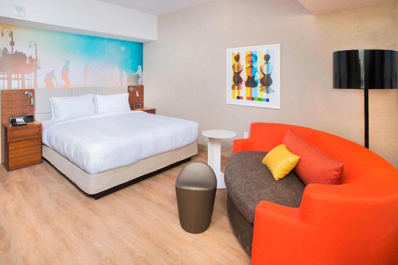 King Room with Sofa Bed image 3