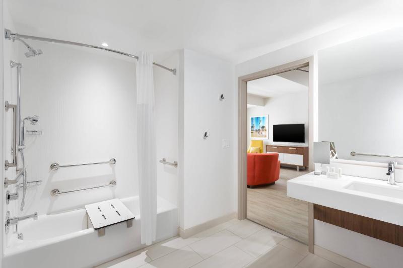 King Room with Sofa Bed and Balcony image 2