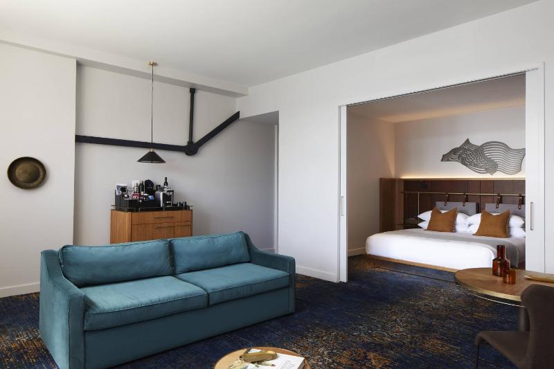 Walsh Bay King Suite image 3