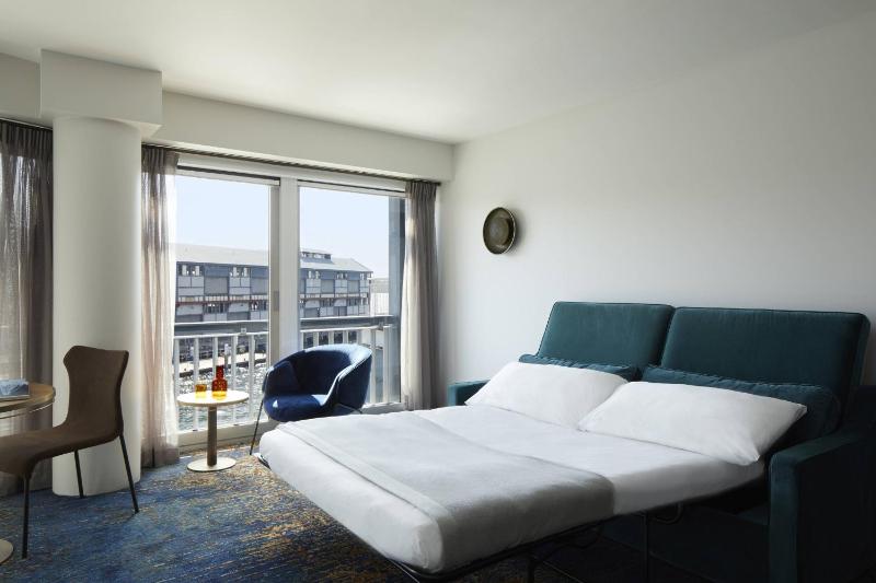 Hickson Suite image 4