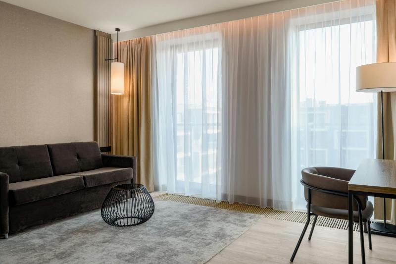 Junior Suite with Balcony image 3