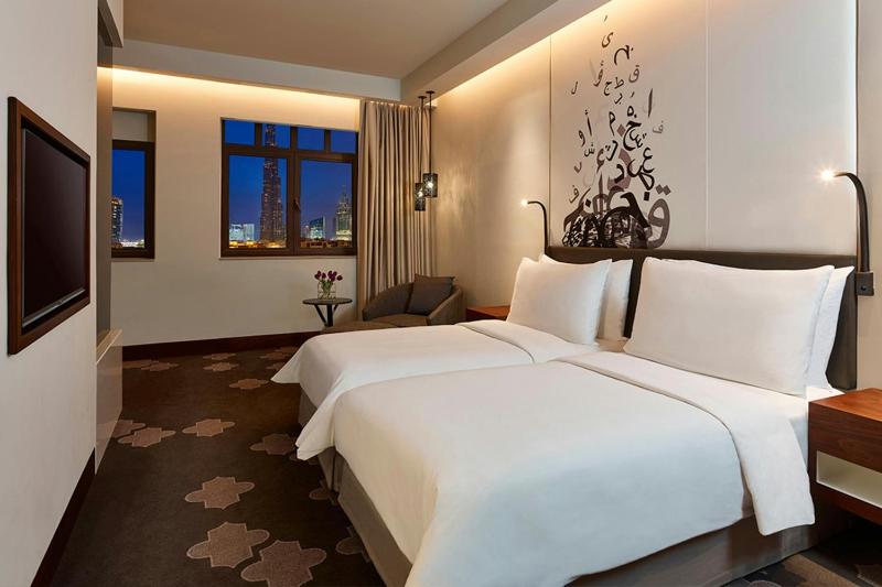 Deluxe Twin Room with Landmark View image 4