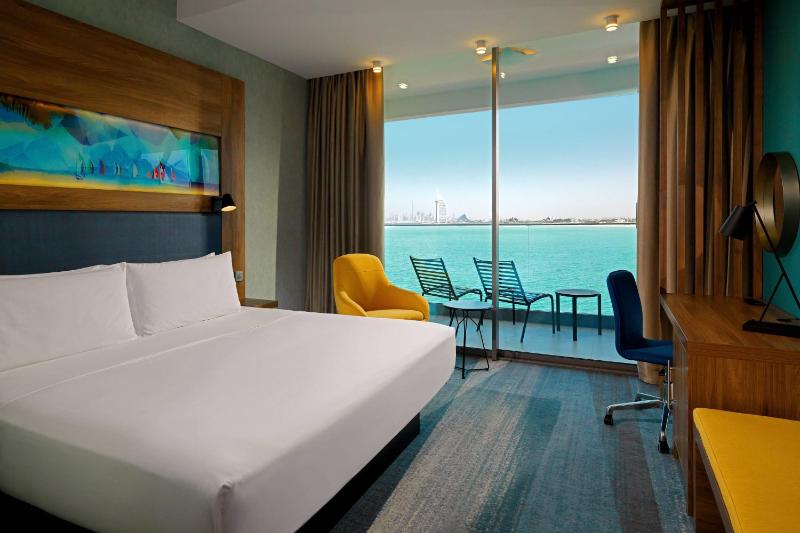 Aloft Sea View King Room with Balcony including Shopping Malls Shuttle Service, 20% off F&B, Spa & Abra Boat Tour Discount image 3