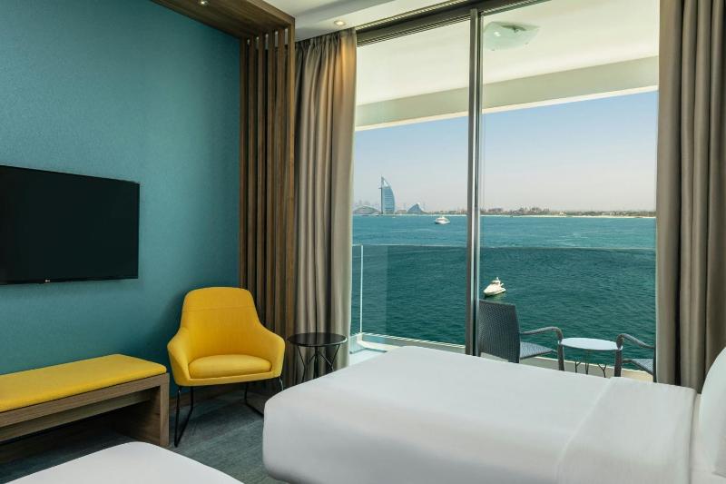 Aloft Sea View Twin Room with Balcony including Shopping Malls Shuttle Service, 20% off F&B, Spa & Abra Boat Tour Discount	 image 4