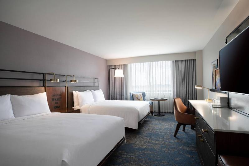 Renaissance Dallas Addison Hotel - image 3