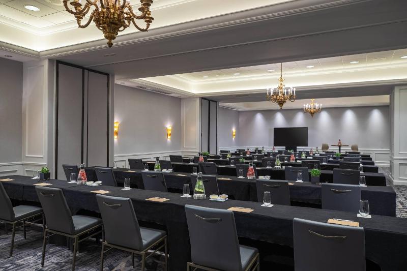 Renaissance Dallas Addison Hotel - image 35