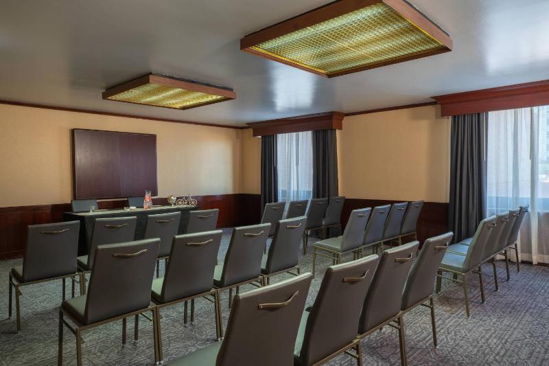 Renaissance Dallas Addison Hotel - image 22