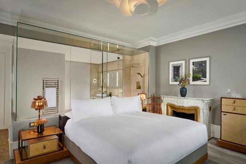 Premium Lake Front, Guest room, 1 King, Front Lake view image 1
