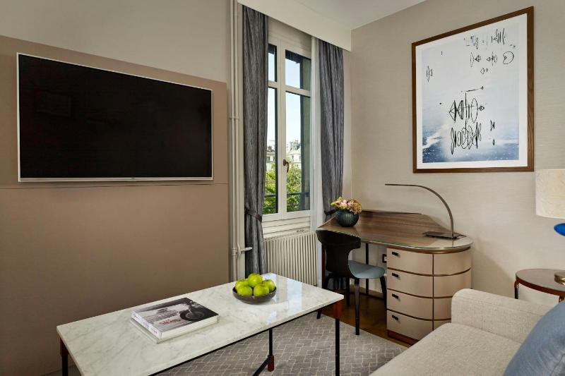 Garden View Suite, Suite, 1 King, Garden view image 4