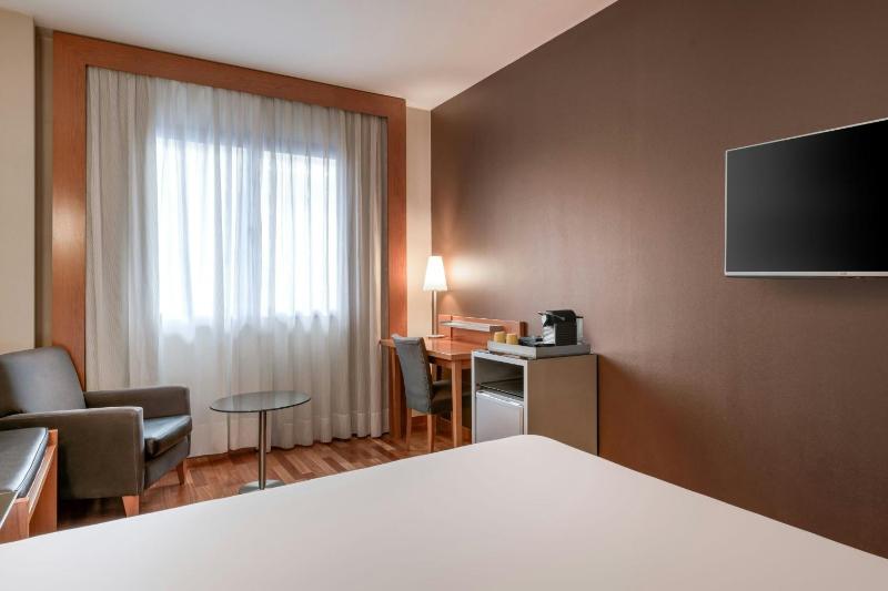 Deluxe Double Room image 4