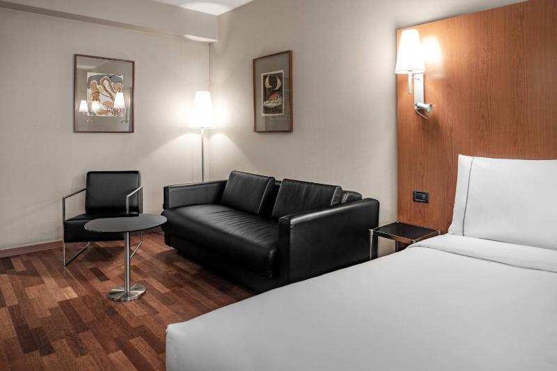 Superior Twin Room image 1
