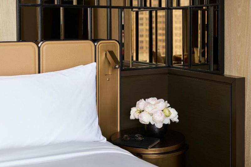 King Room - Low Floor image 3