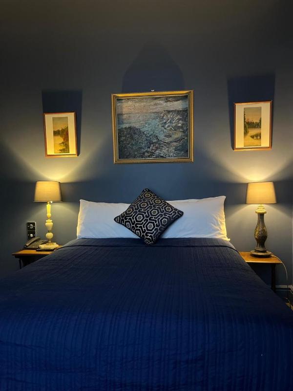 Double Room image 4