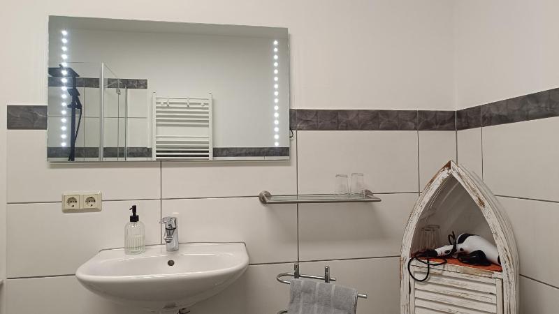 Alice Apartment image 3