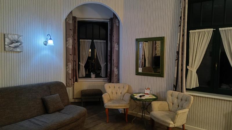 Double Room image 2