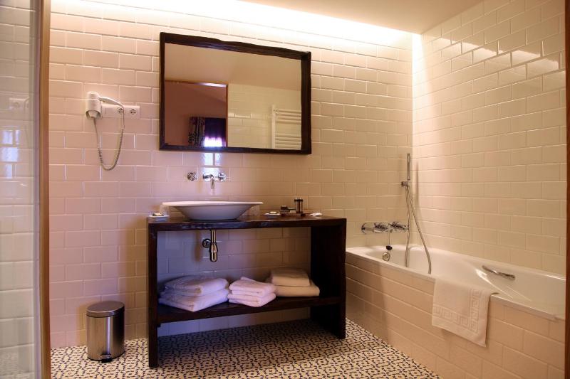 Superior Double Room image 4