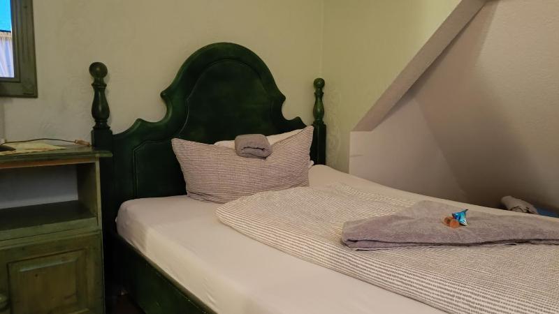 Single Room image 1