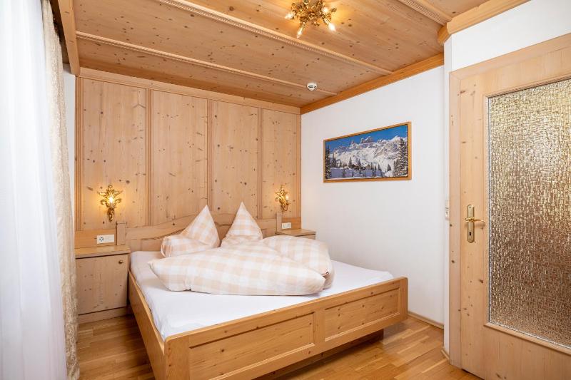 One-Bedroom Apartment image 1