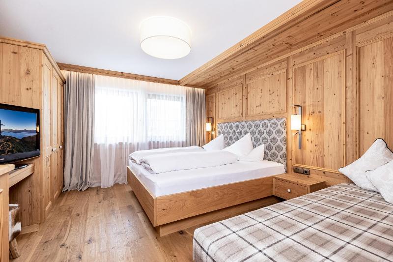 One-Bedroom Apartment with Balcony image 1