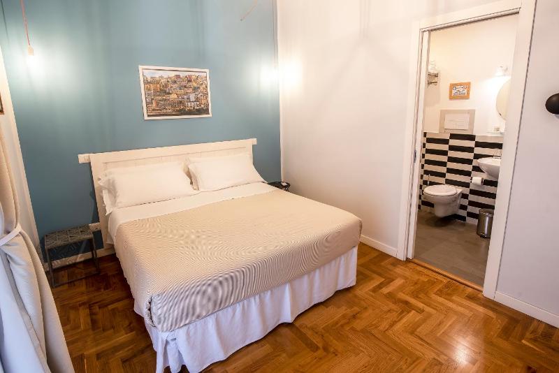 Superior King Room image 1