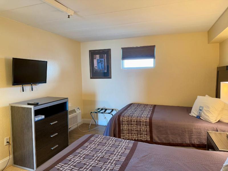 Aquarius Oceanfront Hotel - image 14
