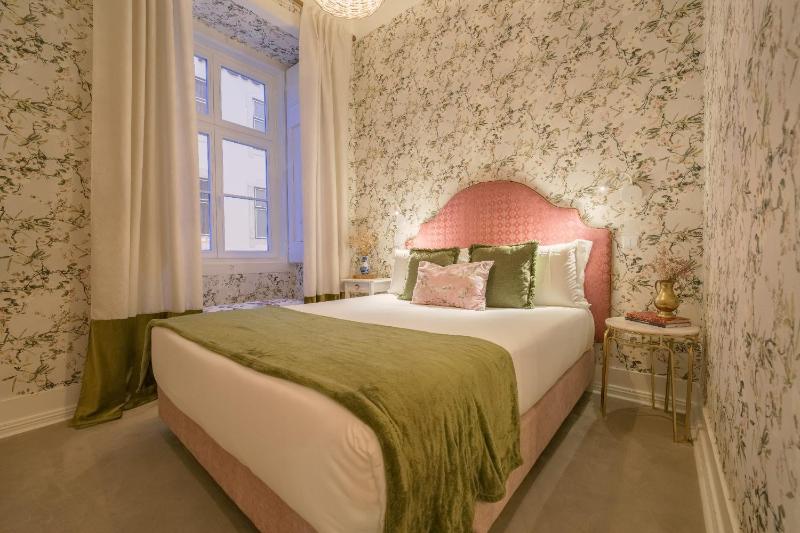 Deluxe Double Room image 1
