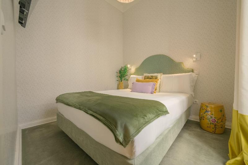 Deluxe Double Room image 1