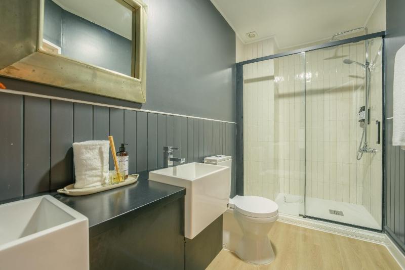 Superior Suite image 2