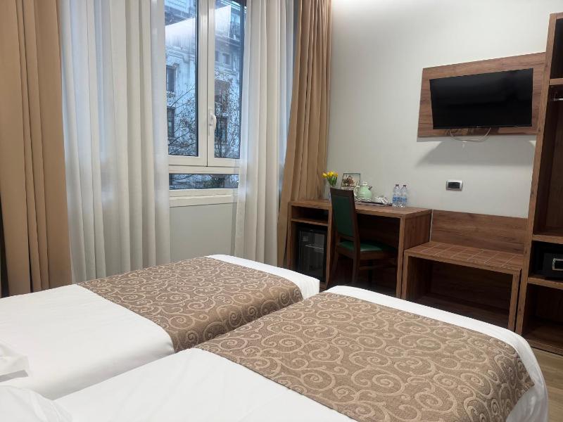Twin Room image 1