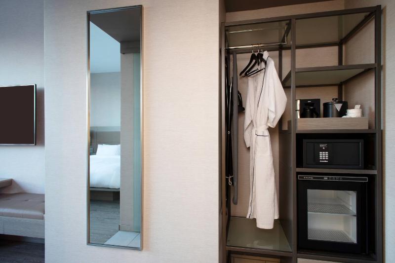 AC Hotel Beverly Hills - image 15