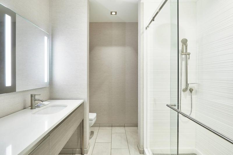 AC Hotel Beverly Hills - image 14