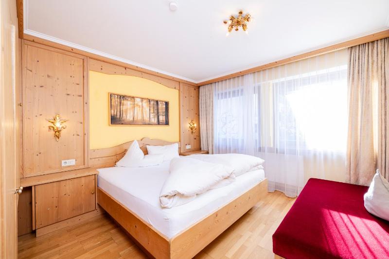 One-Bedroom Apartment image 1