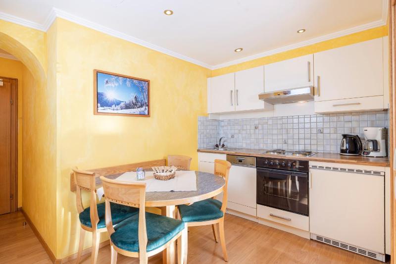 One-Bedroom Apartment image 3