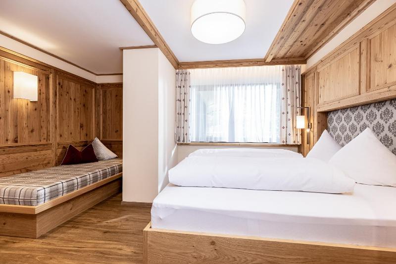 One-Bedroom Apartment with Balcony image 1