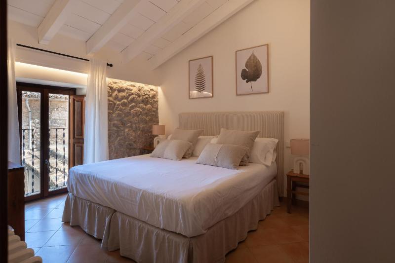 Double or Twin Room image 3