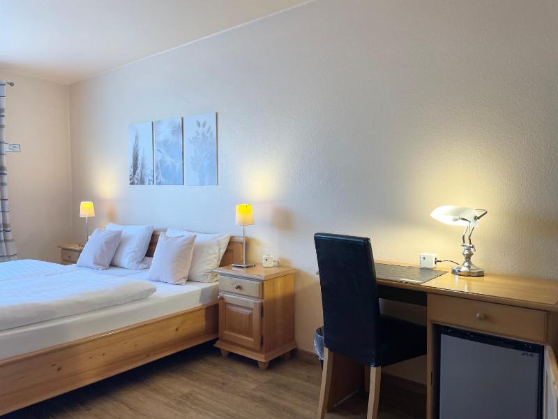 Double Room with Private Bathroom image 3