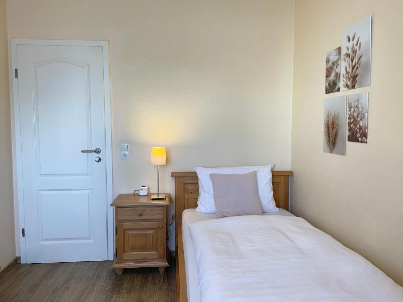 Single Room with Private Bathroom image 4