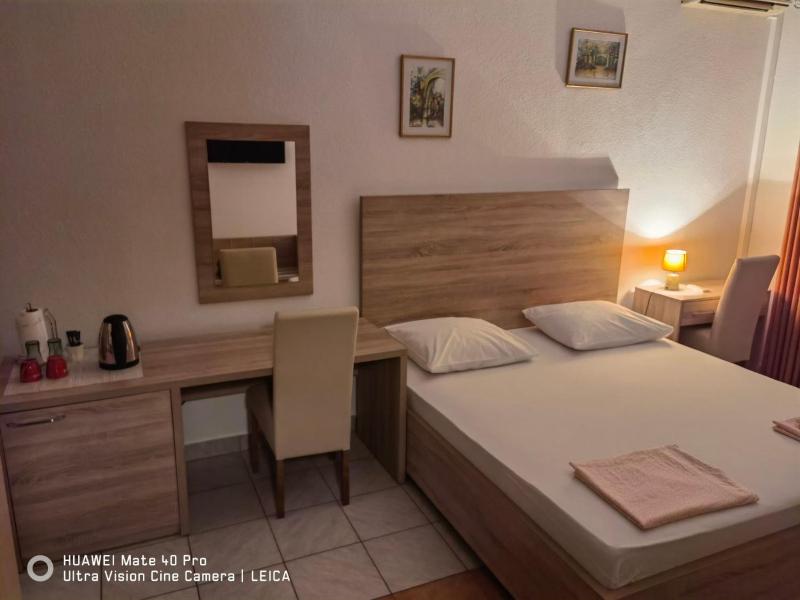 Single Room with Private Bathroom image 4