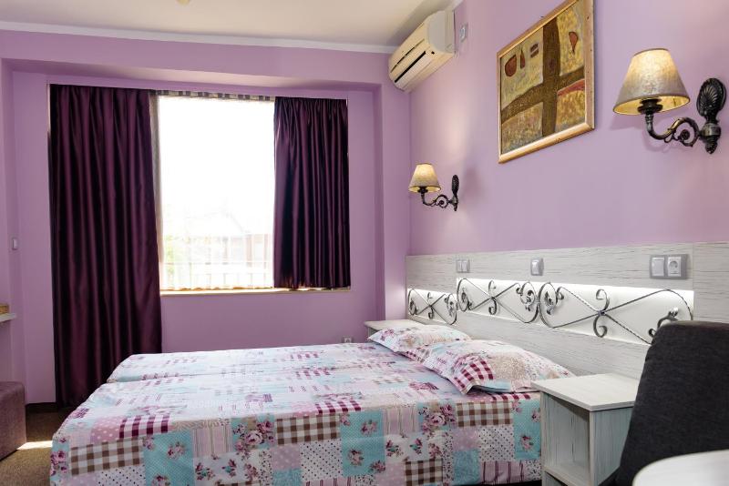 Budget Triple Room image 4