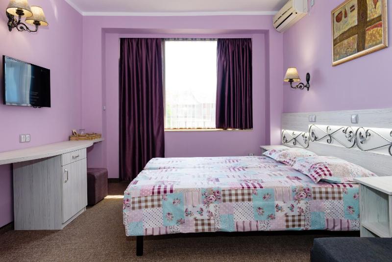 Budget Triple Room image 3