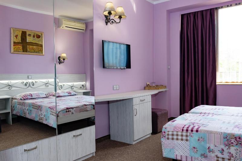 Budget Triple Room image 1