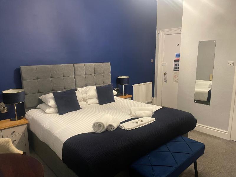 Standard Double or Twin Room with Sea View (Not Pet Friendly) image 1
