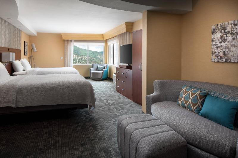 Queen Suite - Mountain View image 4
