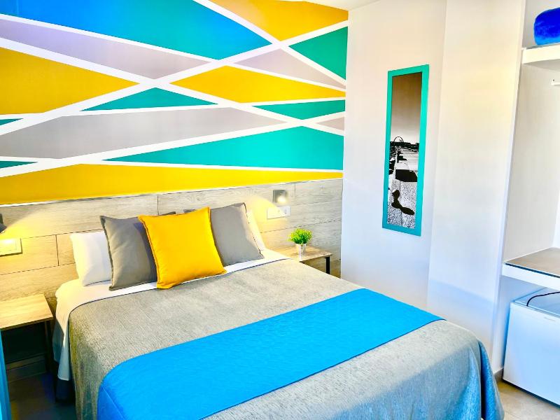 Single Room with Private Bathroom image 1