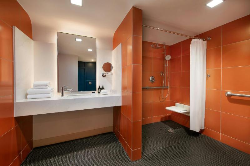 King Room with Balcony image 3