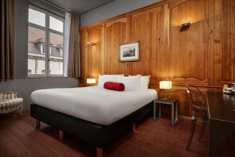 Superior Queen Room image 3